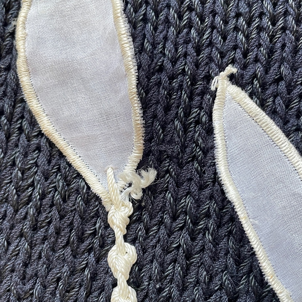 Vintage Nannell Black Cream V-Neck Embroidered Puff Shoulder Sweater Sz M - Picture 11 of 12